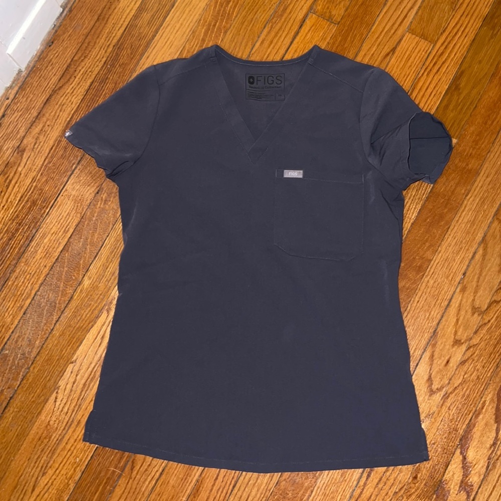 Worn twice XS figs scrub top